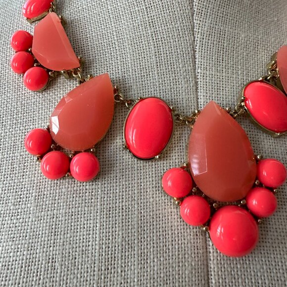 KATE SPADE Day Tripper Bib Statement Necklace Gold with Pink Coral and Resin - Picture 4 of 8